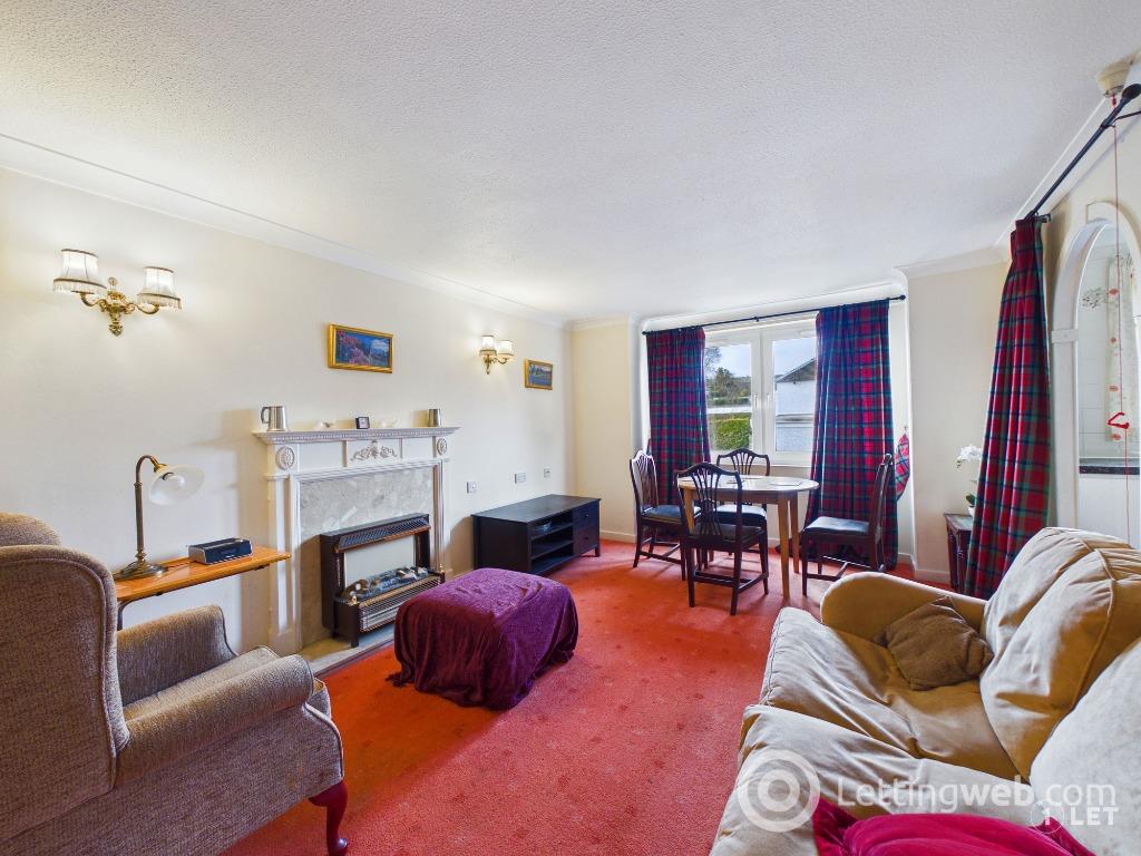 Flat Queens Court in City of Edinburgh