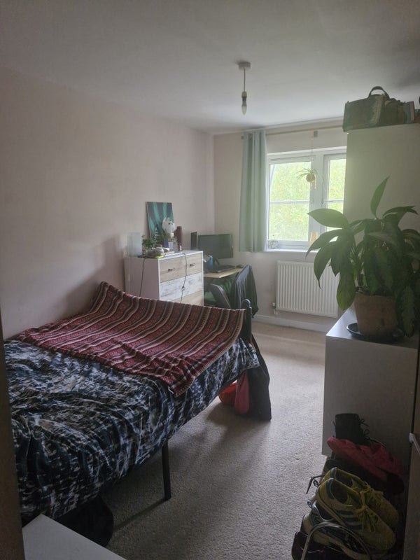 Room Hawker Place in Greater London