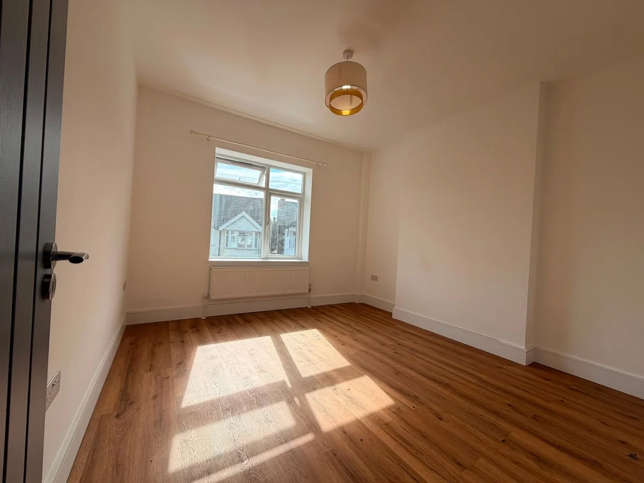 Flat Hillborough Road in Luton