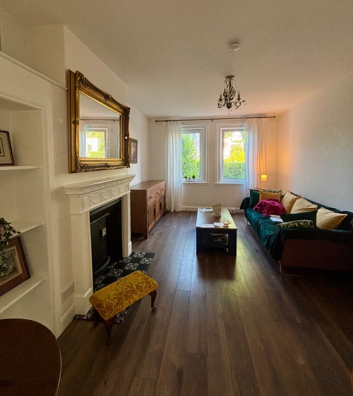 Room Stenhouse Crescent in City of Edinburgh