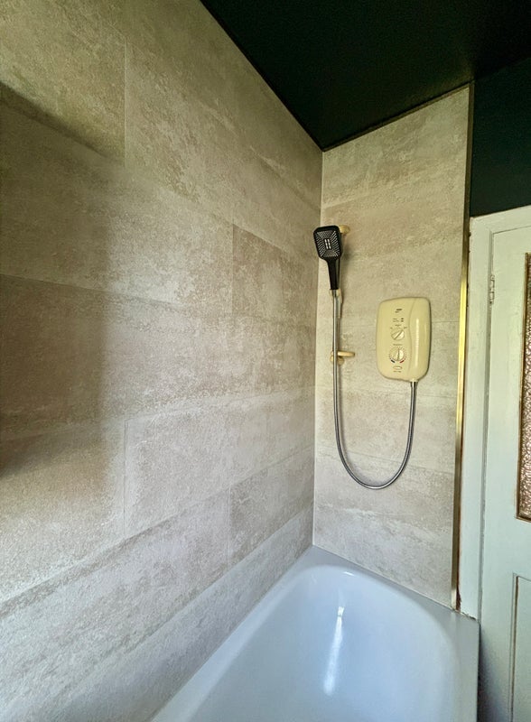 Room Stenhouse Crescent in City of Edinburgh