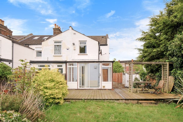 Flat Elm Terrace in London
