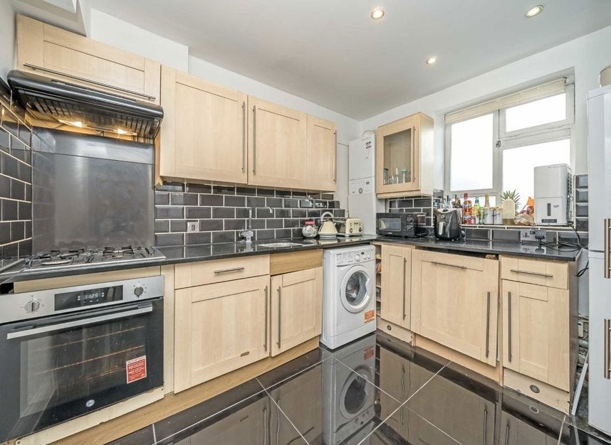 Flat Britannia Row in Greater London