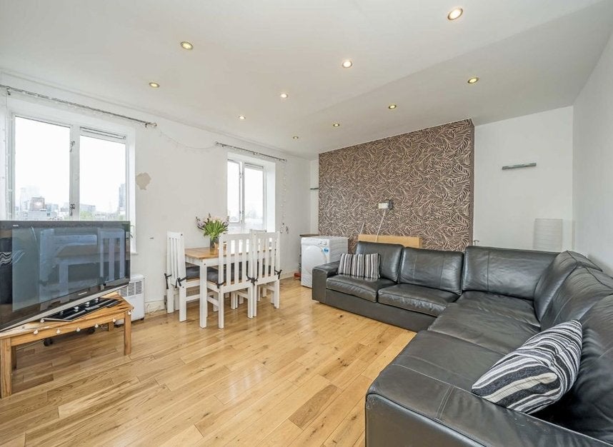Flat Britannia Row in Greater London