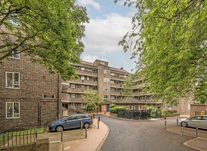 Flat Britannia Row in Greater London