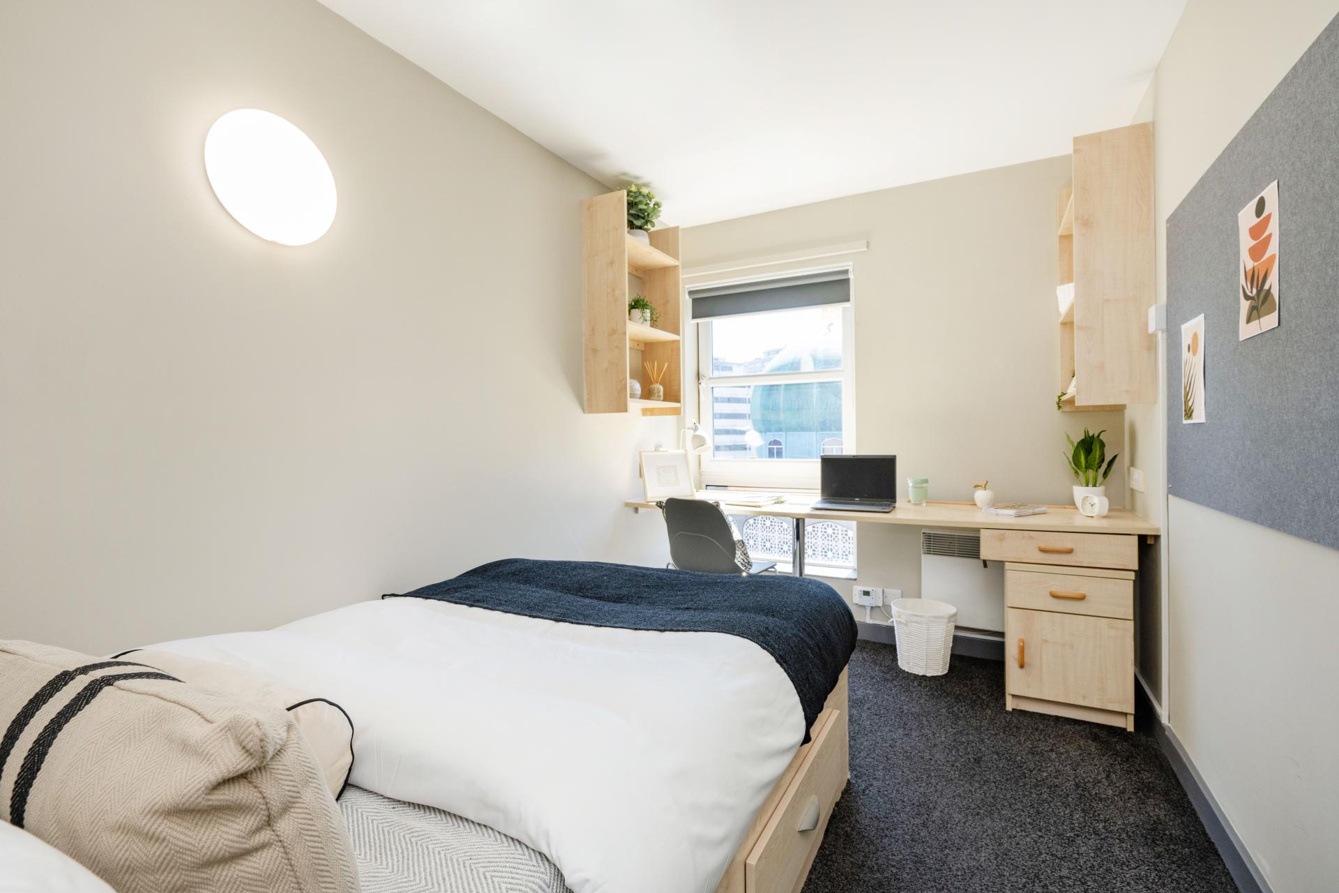 Room Curzon Street in Nottingham