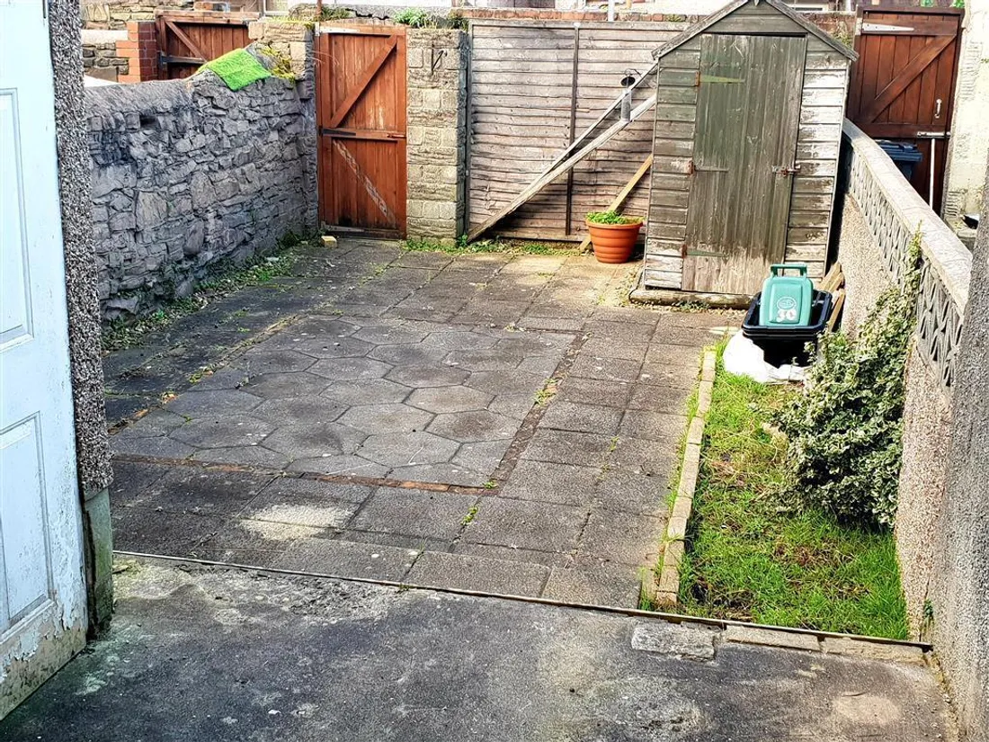 House Thomas Street in Briton Ferry