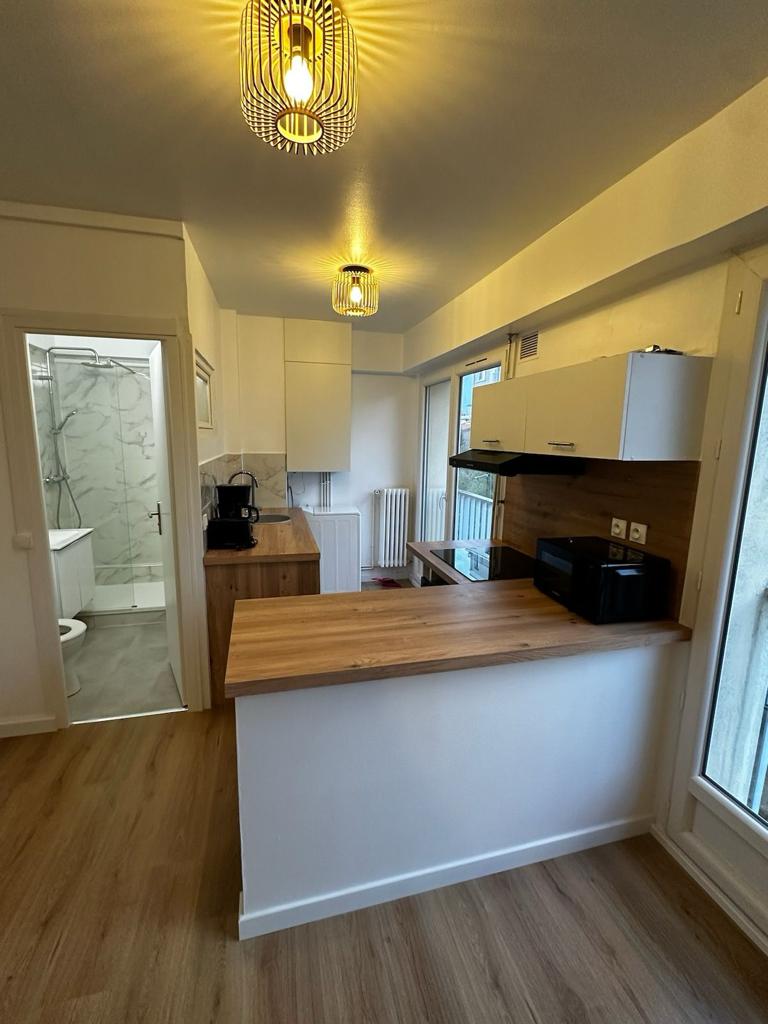 Flat Rue Chanzy in Courbevoie
