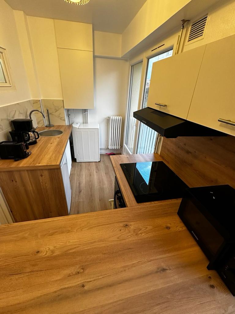 Flat Rue Chanzy in Courbevoie