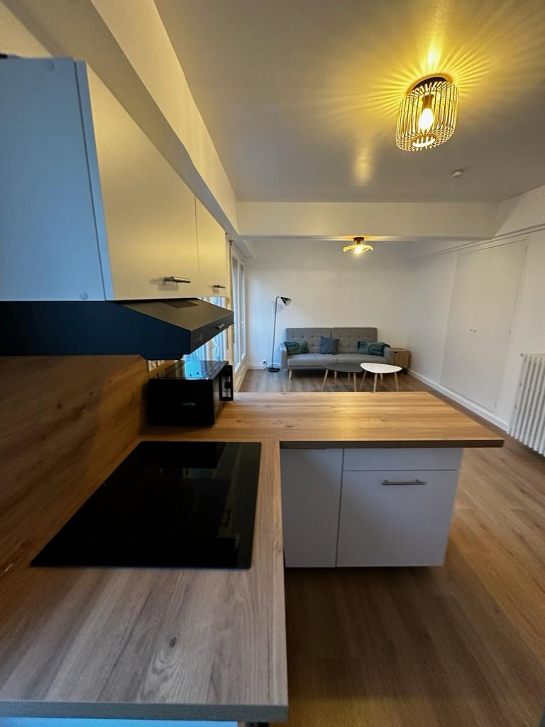Flat Rue Chanzy in Courbevoie