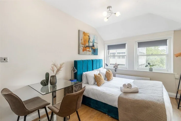 Flat Goswell Road in City of London
