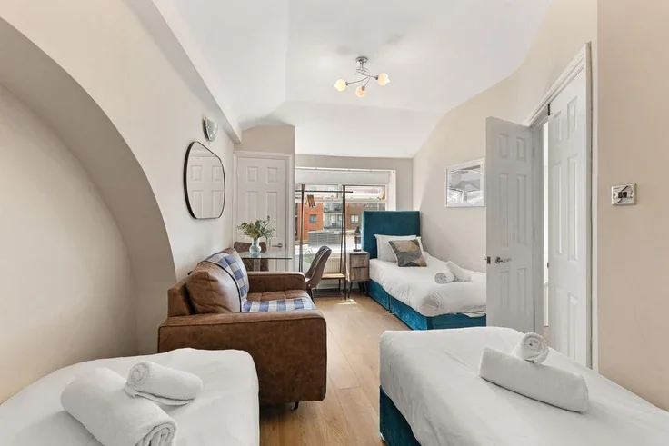 Flat Goswell Road in City of London