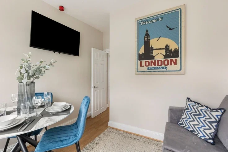 Flat Goswell Road in City of London