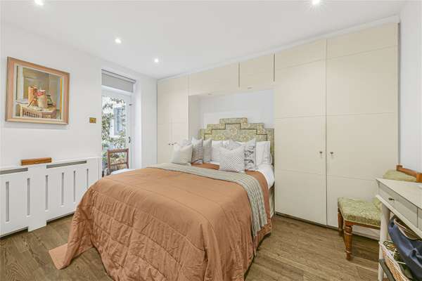 Flat Princess Road in Greater London