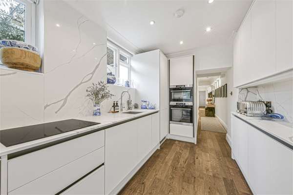 Flat Princess Road in Greater London