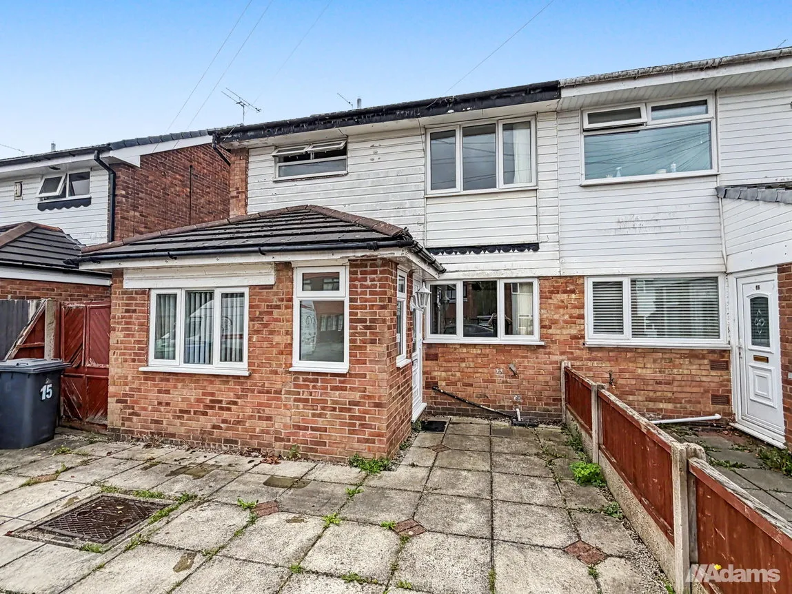 House Trent Close in Widnes