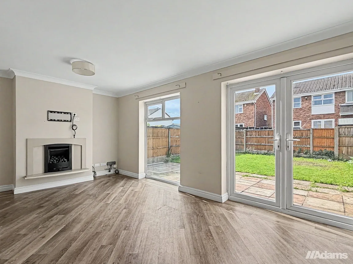 House Trent Close in Widnes
