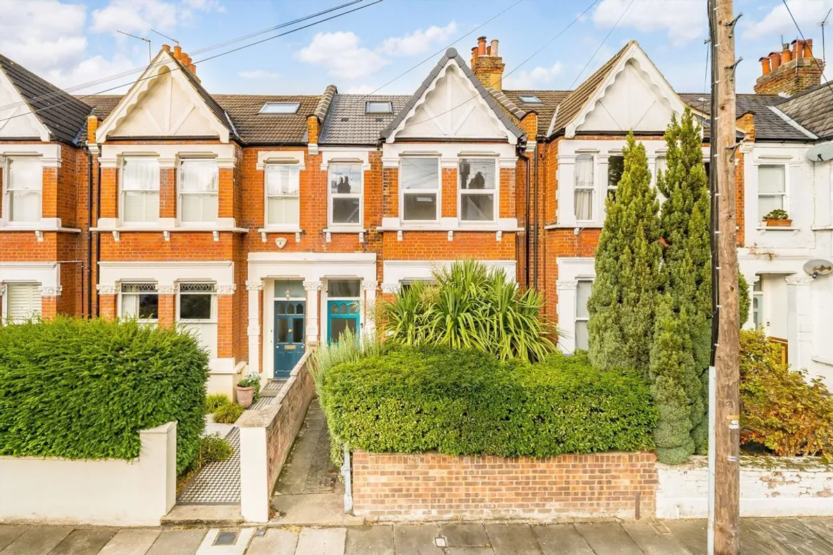 Flat Maldon Road in Greater London