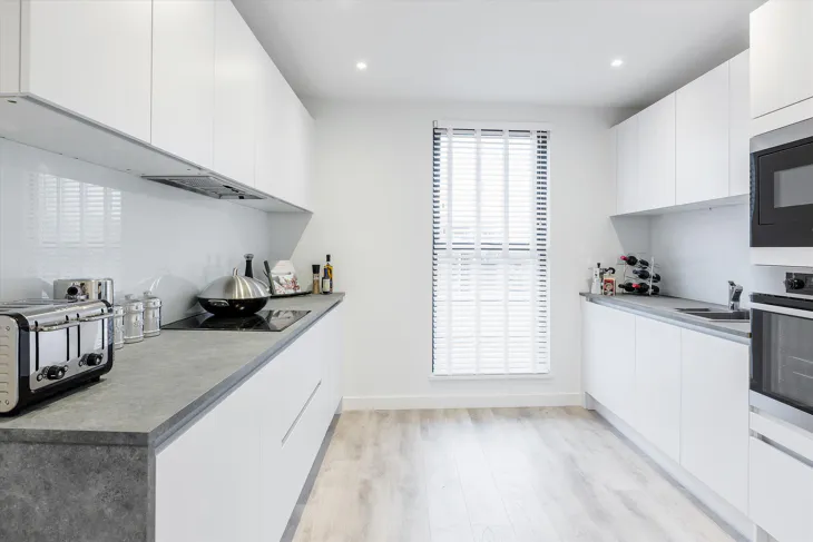 Flat Grange Road in Greater London