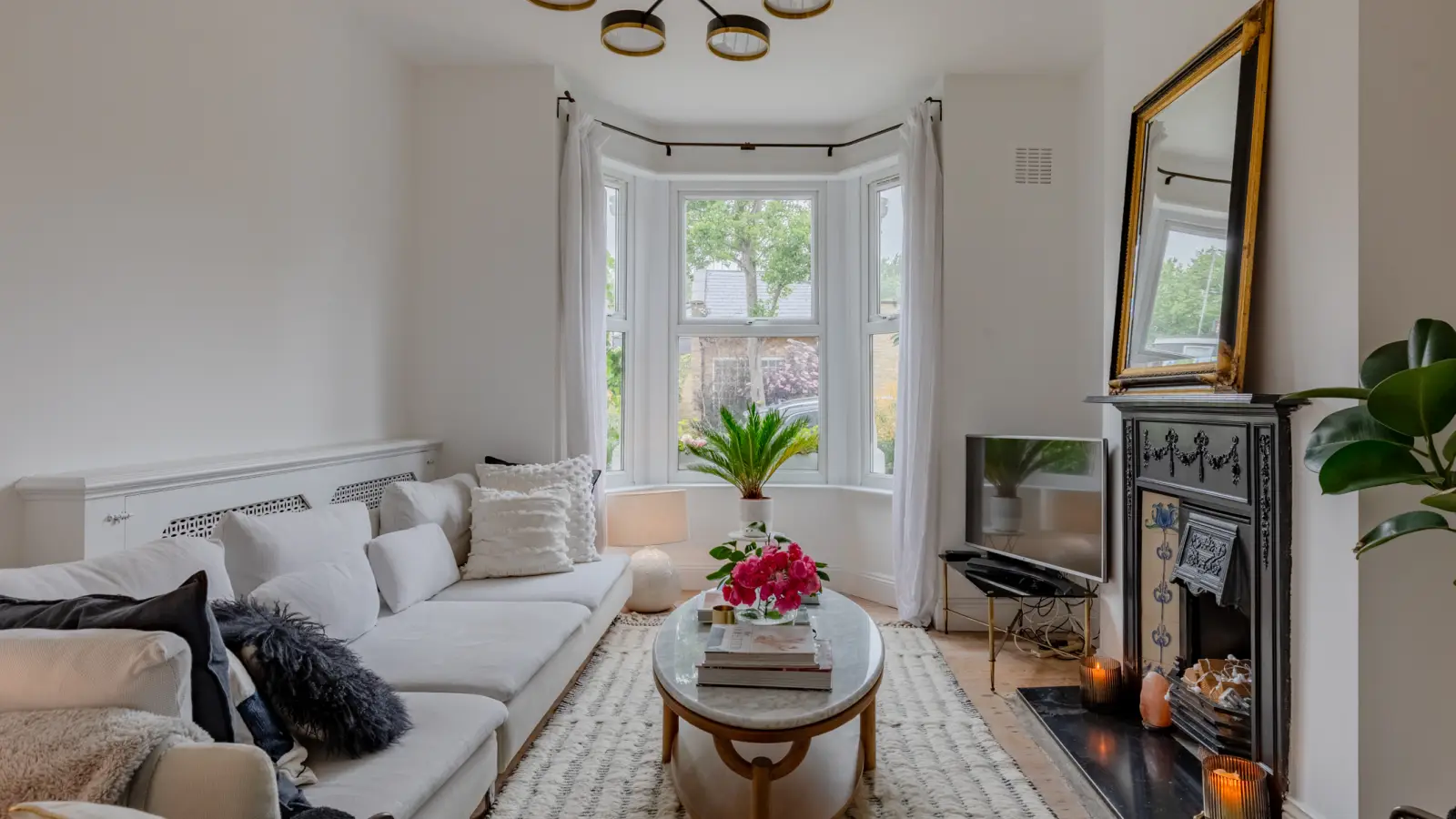Flat Milton Court Road in Greater London