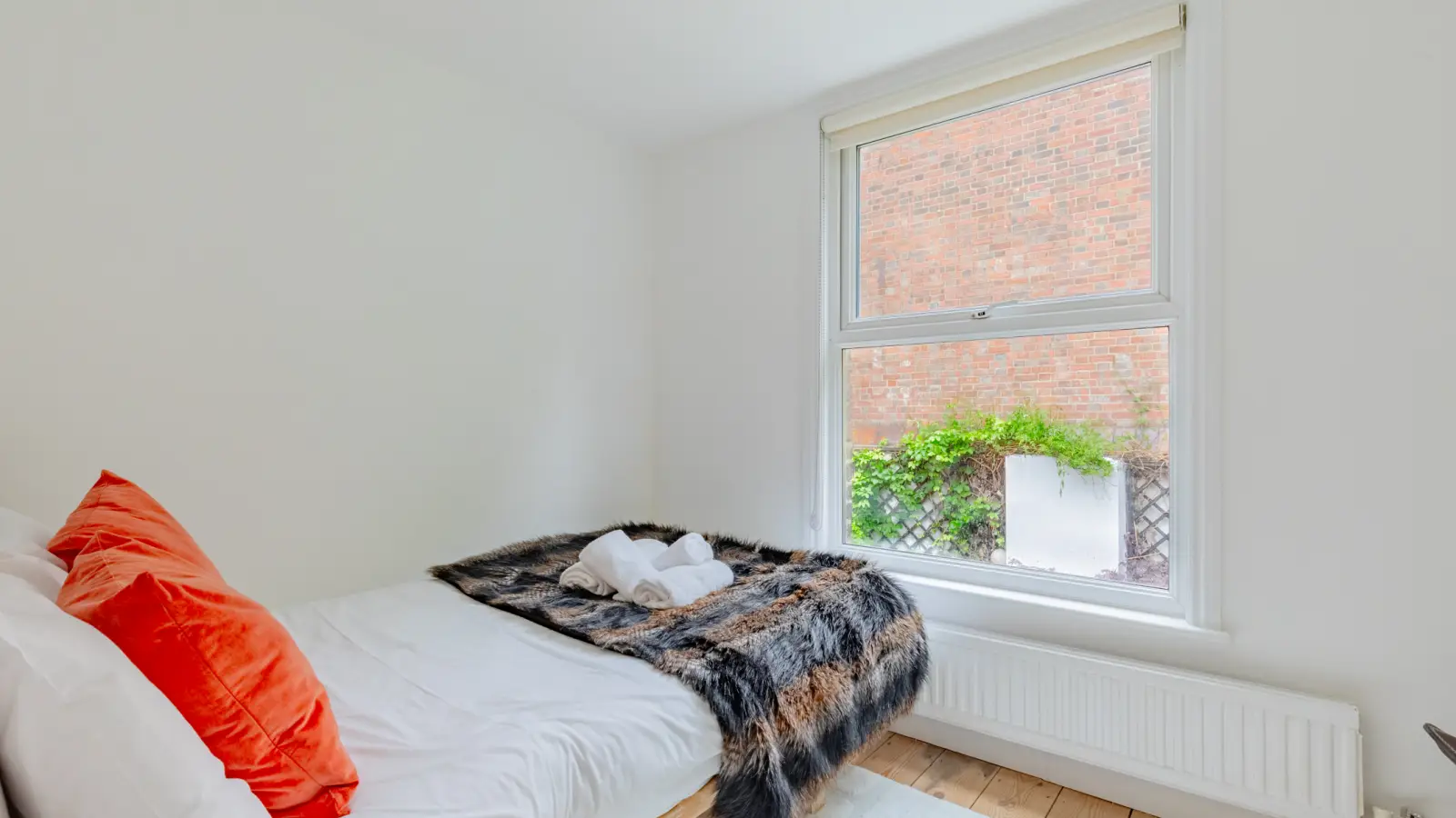 Flat Milton Court Road in Greater London