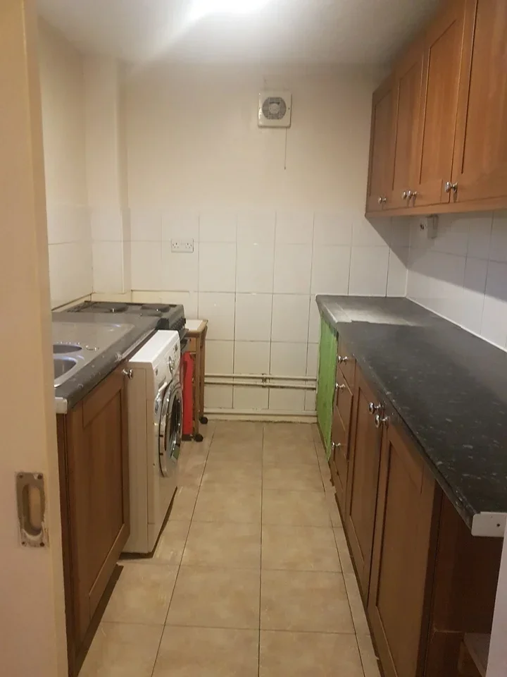 House Guernsey Close in Greater London