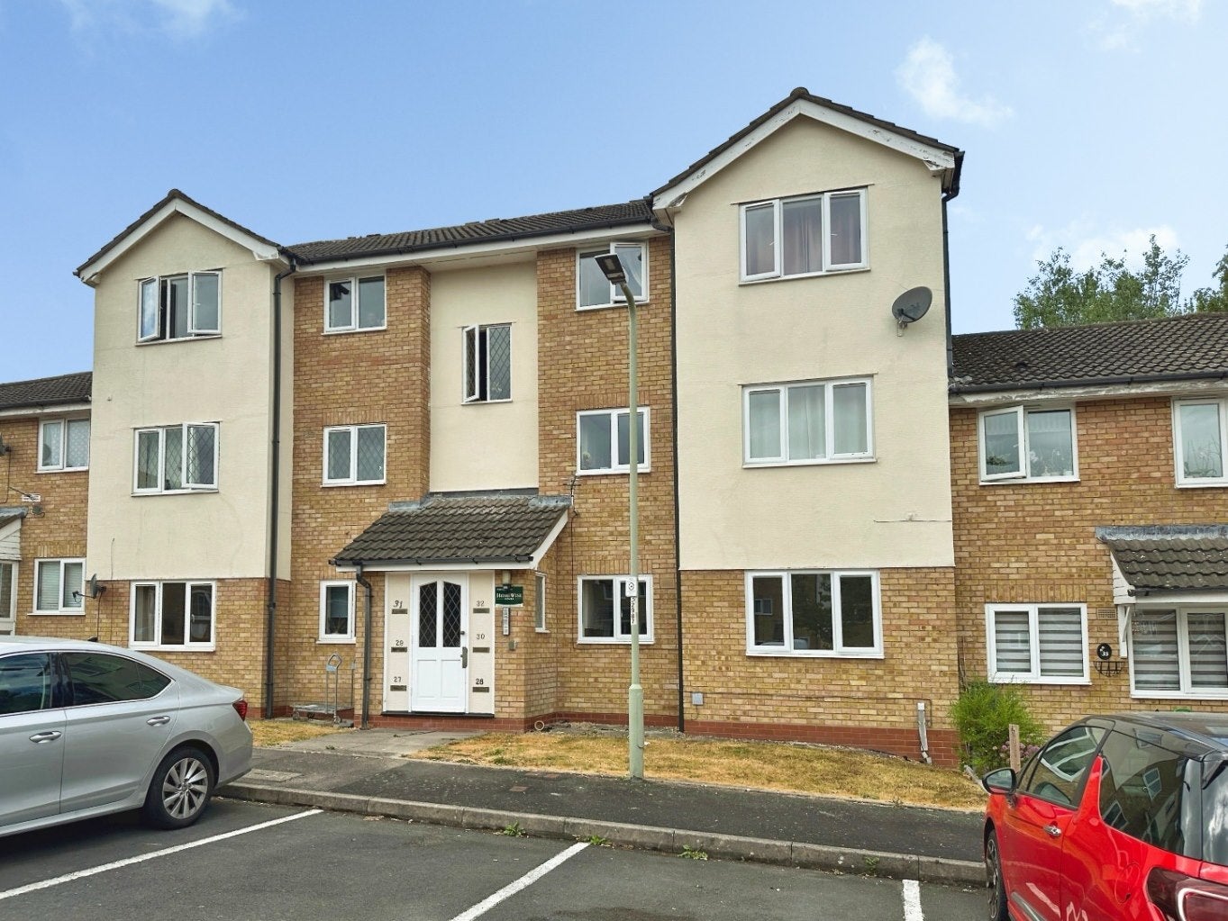 Flat Gresley Close in Madeley