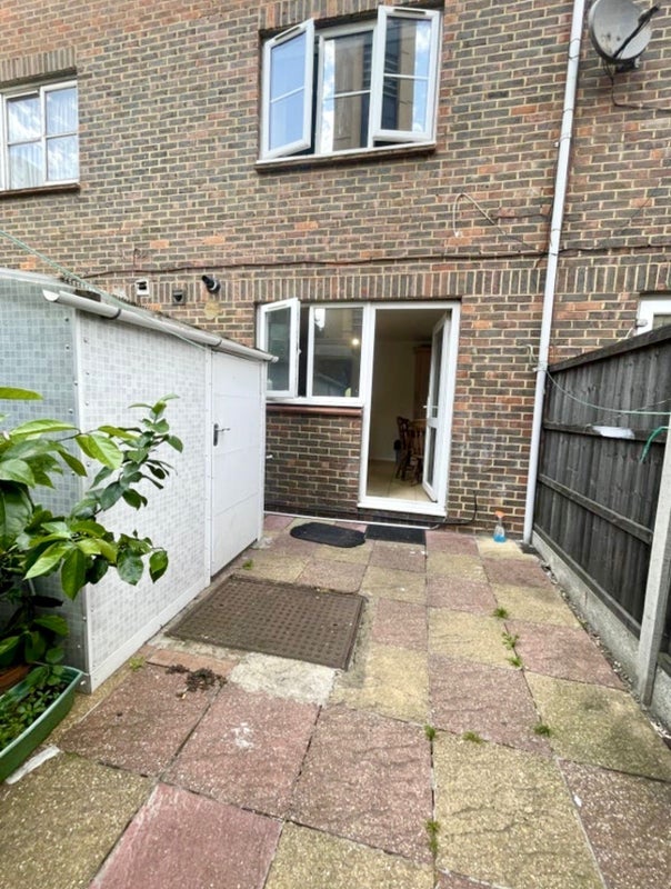 Room Scarborough Street in Greater London