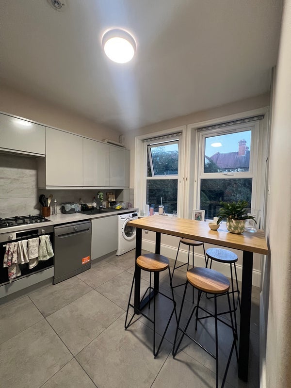 Room Alwyne Road in Greater London