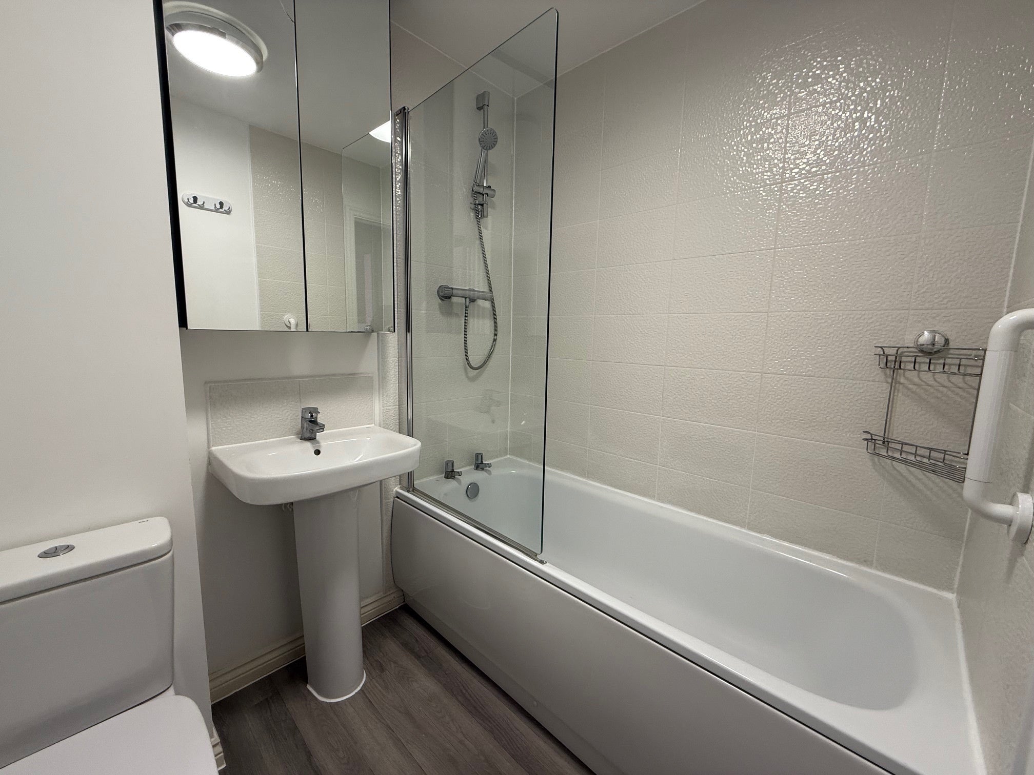 House Laxton Close in Luton
