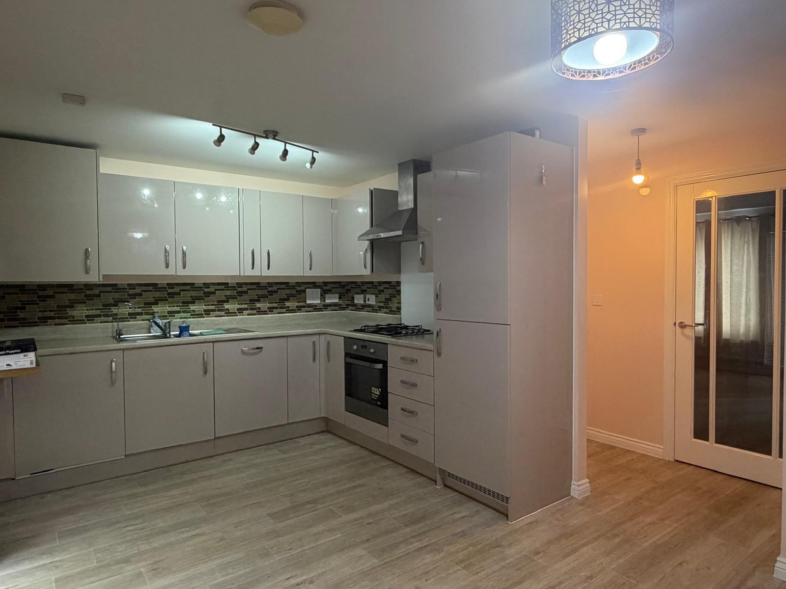 House Laxton Close in Luton
