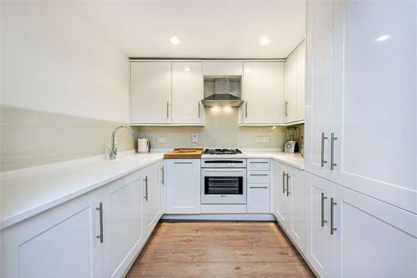 Flat Howson Terrace in Greater London