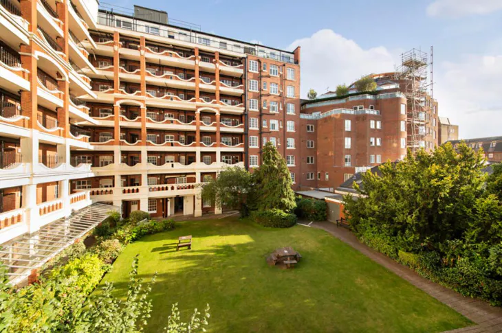 House Grove End Road in City of Westminster
