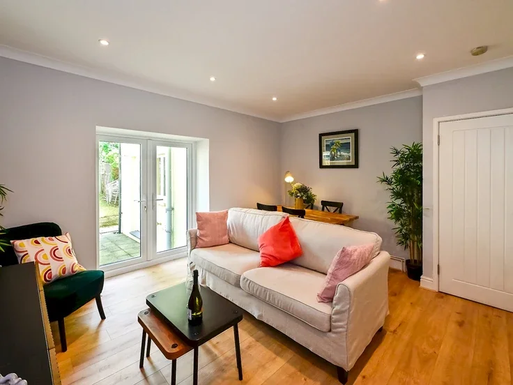 Flat Mortimer Road in Cardiff