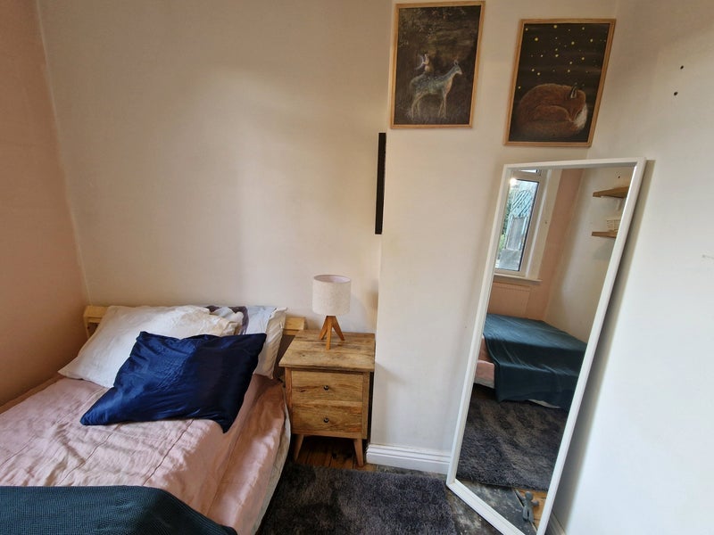 Room Newport Road in Greater London