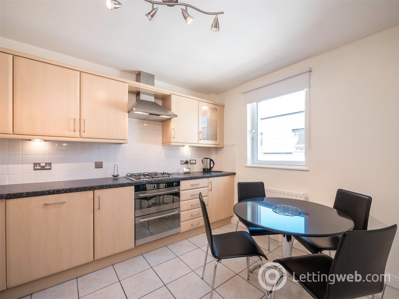 Flat Old Tolbooth Wynd in Edinburgh