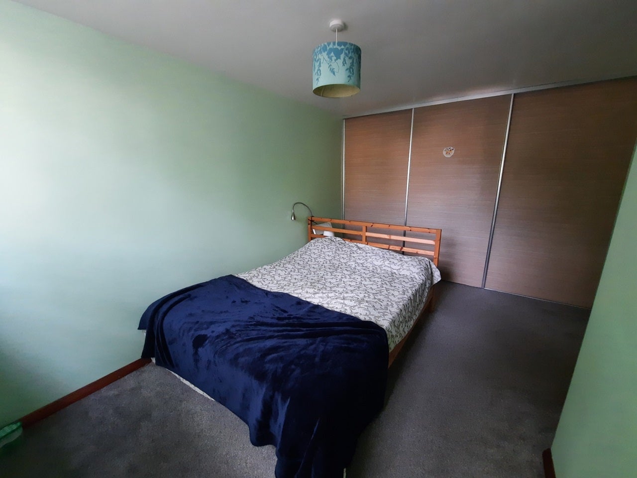 Flat Westbridge Road in Greater London