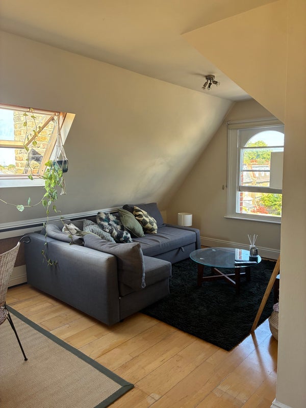 Room Kings Road in Greater London