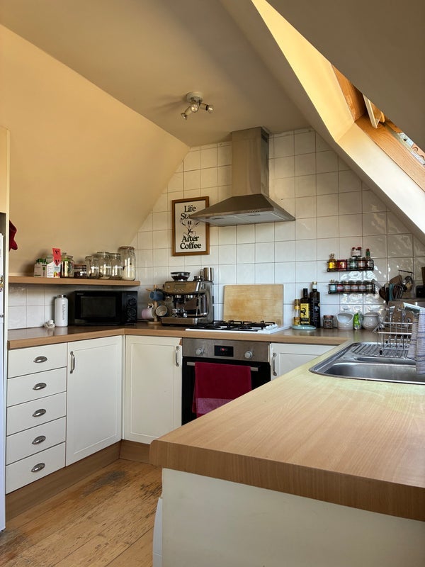 Room Kings Road in Greater London