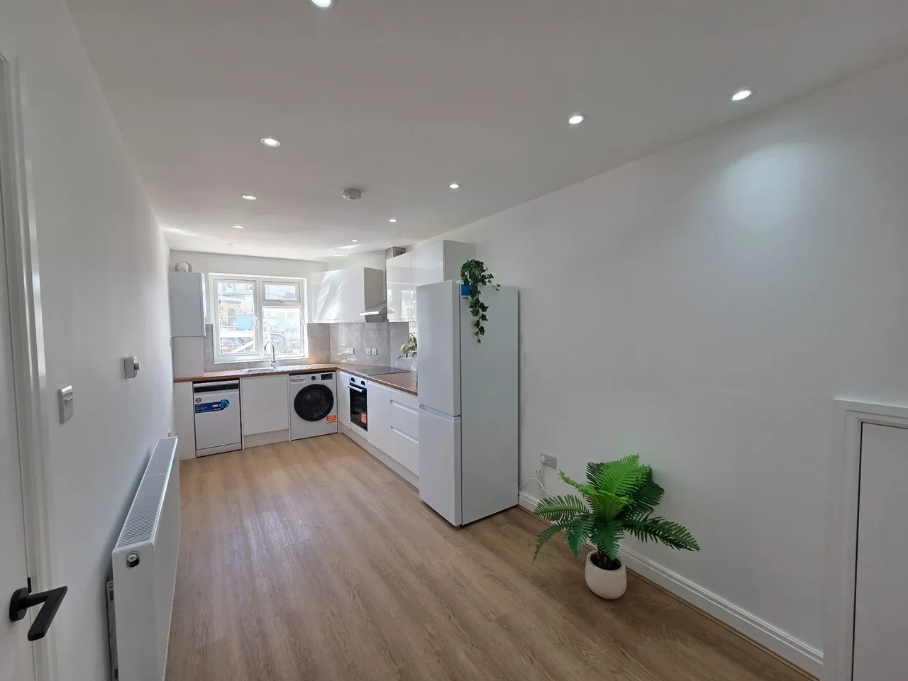 Flat Coombe Road in Greater London