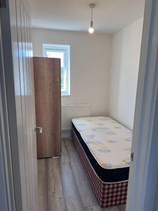 Room Frederick Road in Greater London