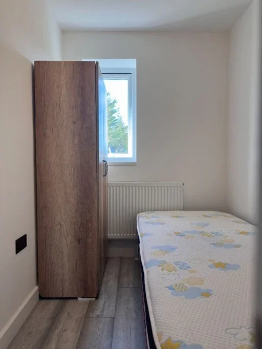 Room Frederick Road in Greater London