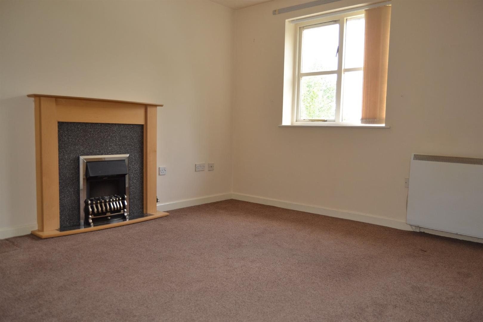 Flat Acme Terrace in Wakefield