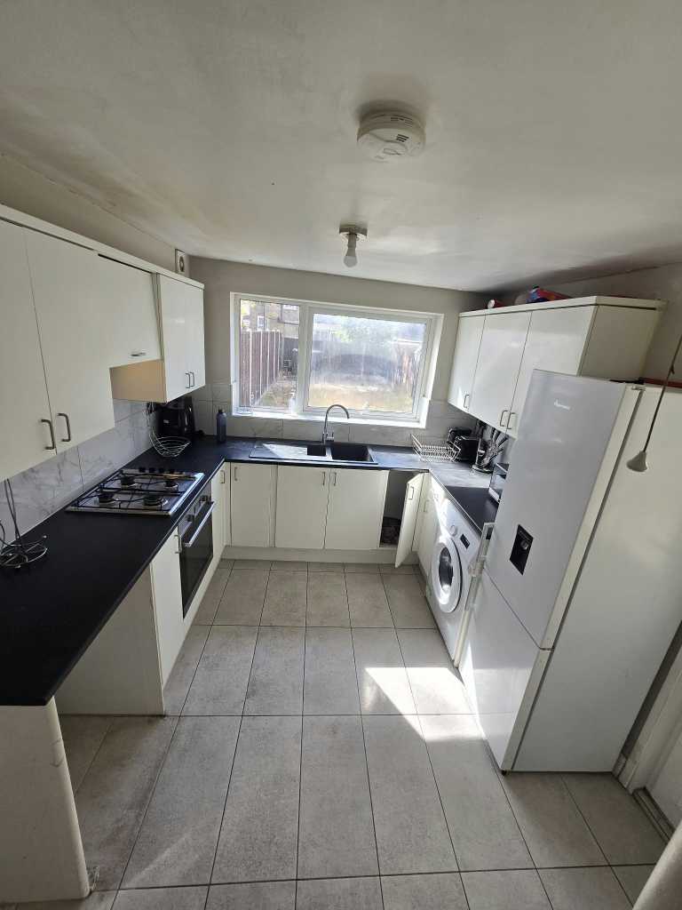 House Hunter Road in Greater London