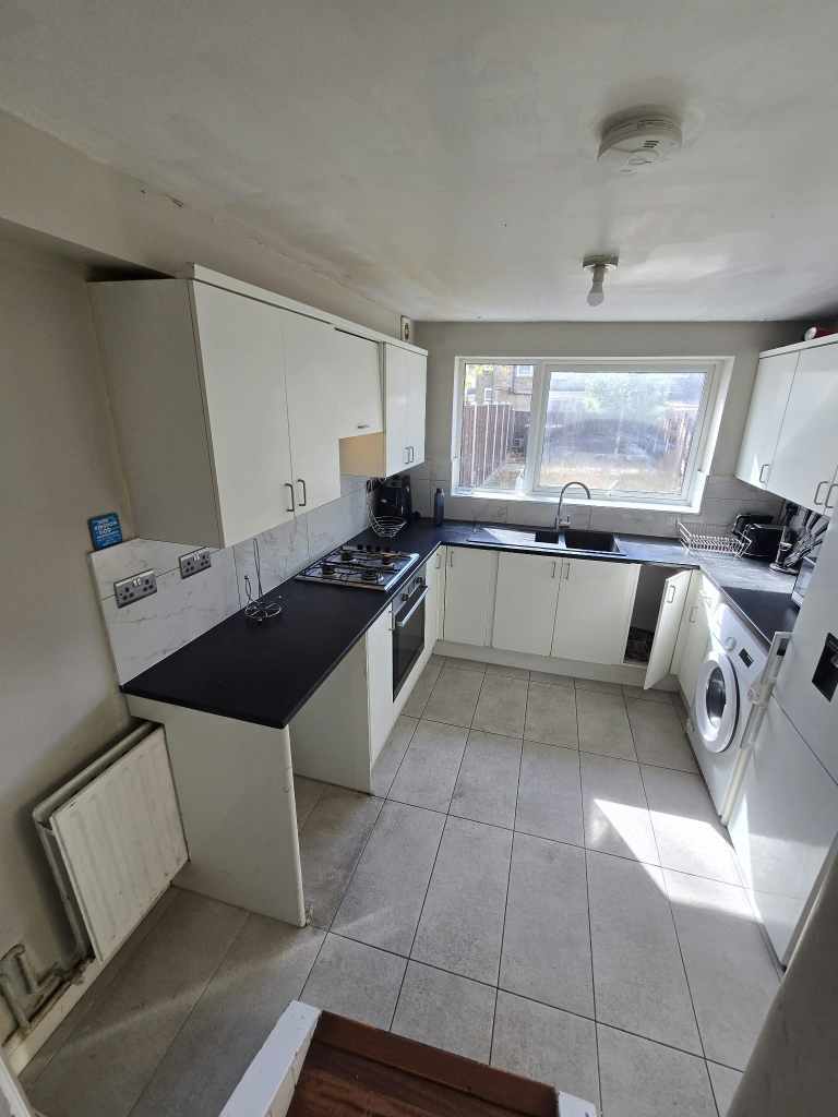 House Hunter Road in Greater London