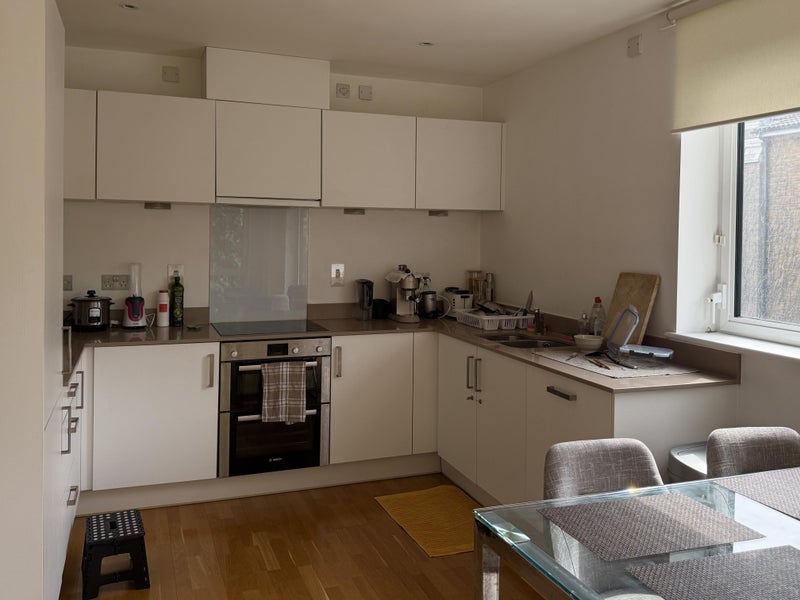 Room Killick Way in Greater London