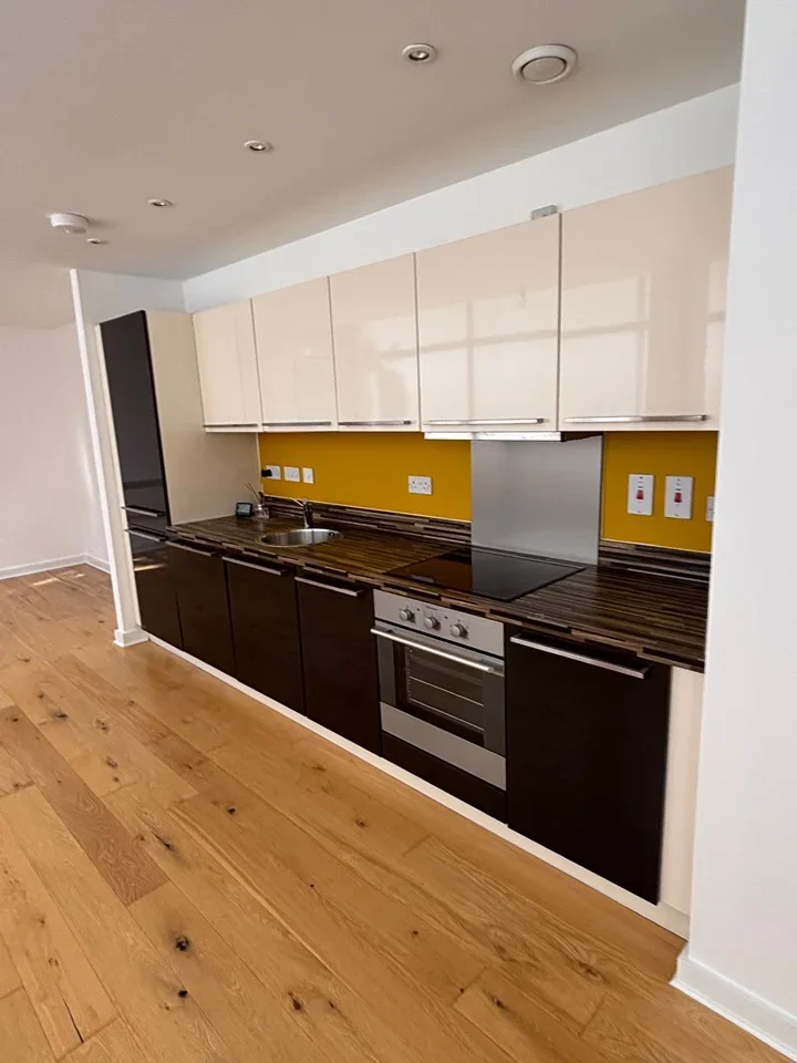 Flat Newsom Place in St Albans