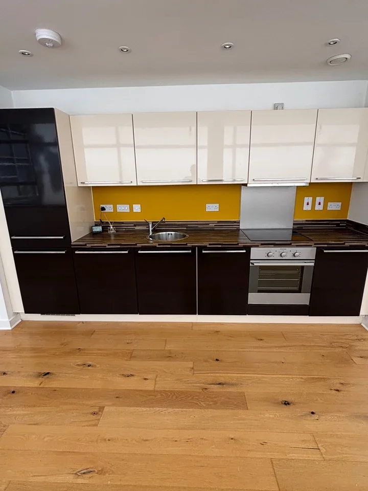 Flat Newsom Place in St Albans