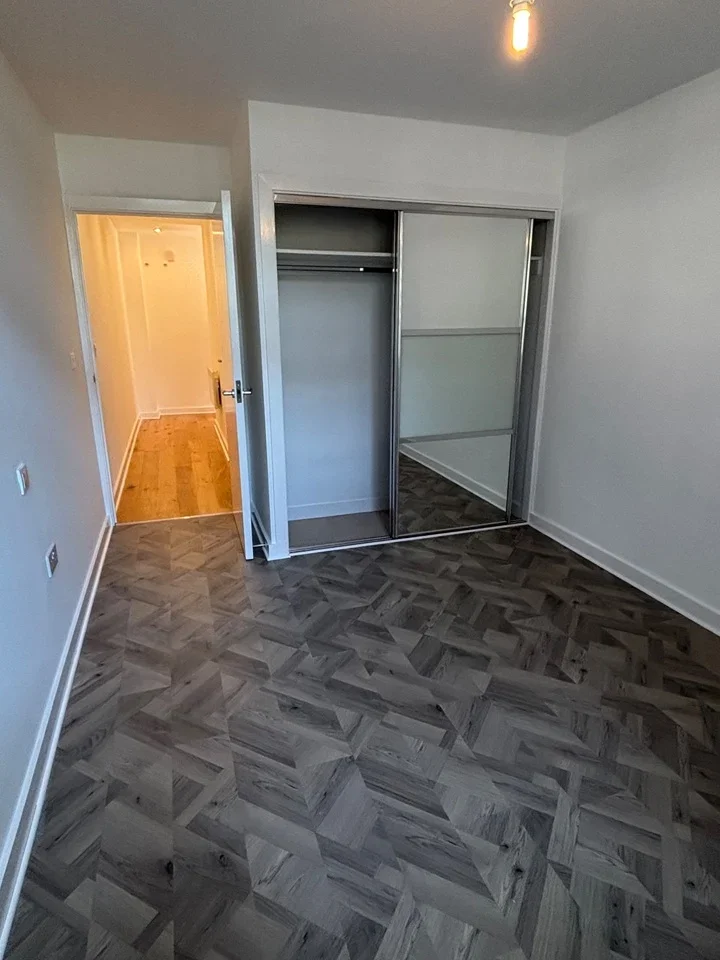 Flat Newsom Place in St Albans