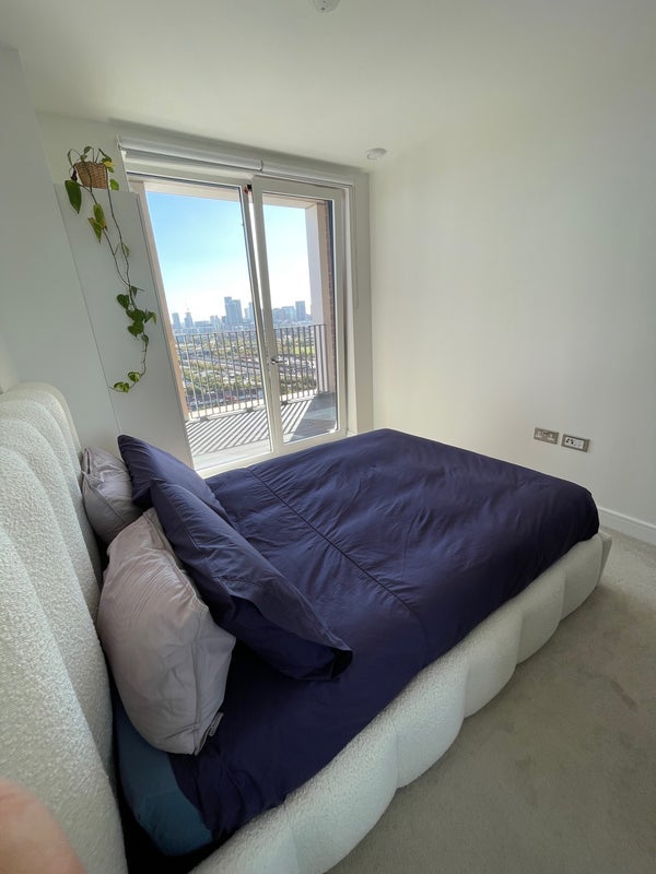 Room Auckland Road in Greater London